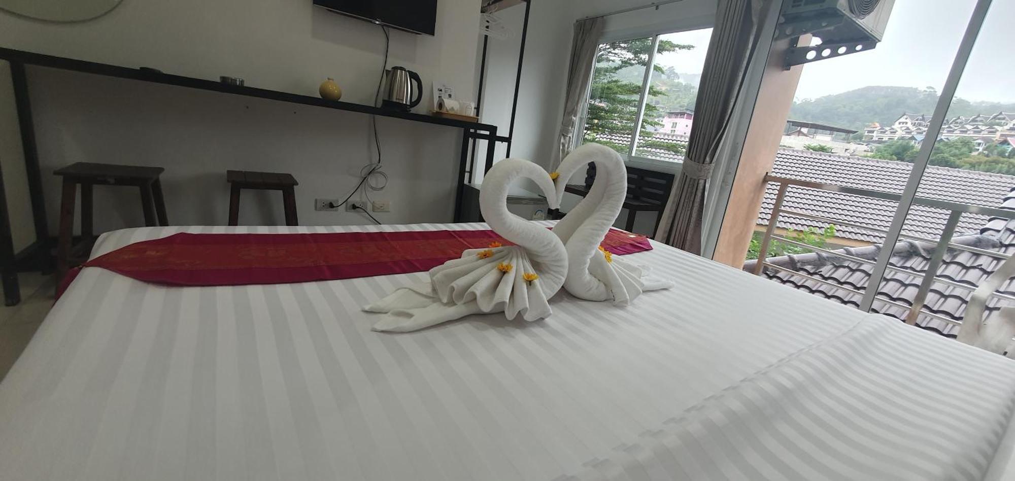At Home Hotel Patong Eksteriør billede