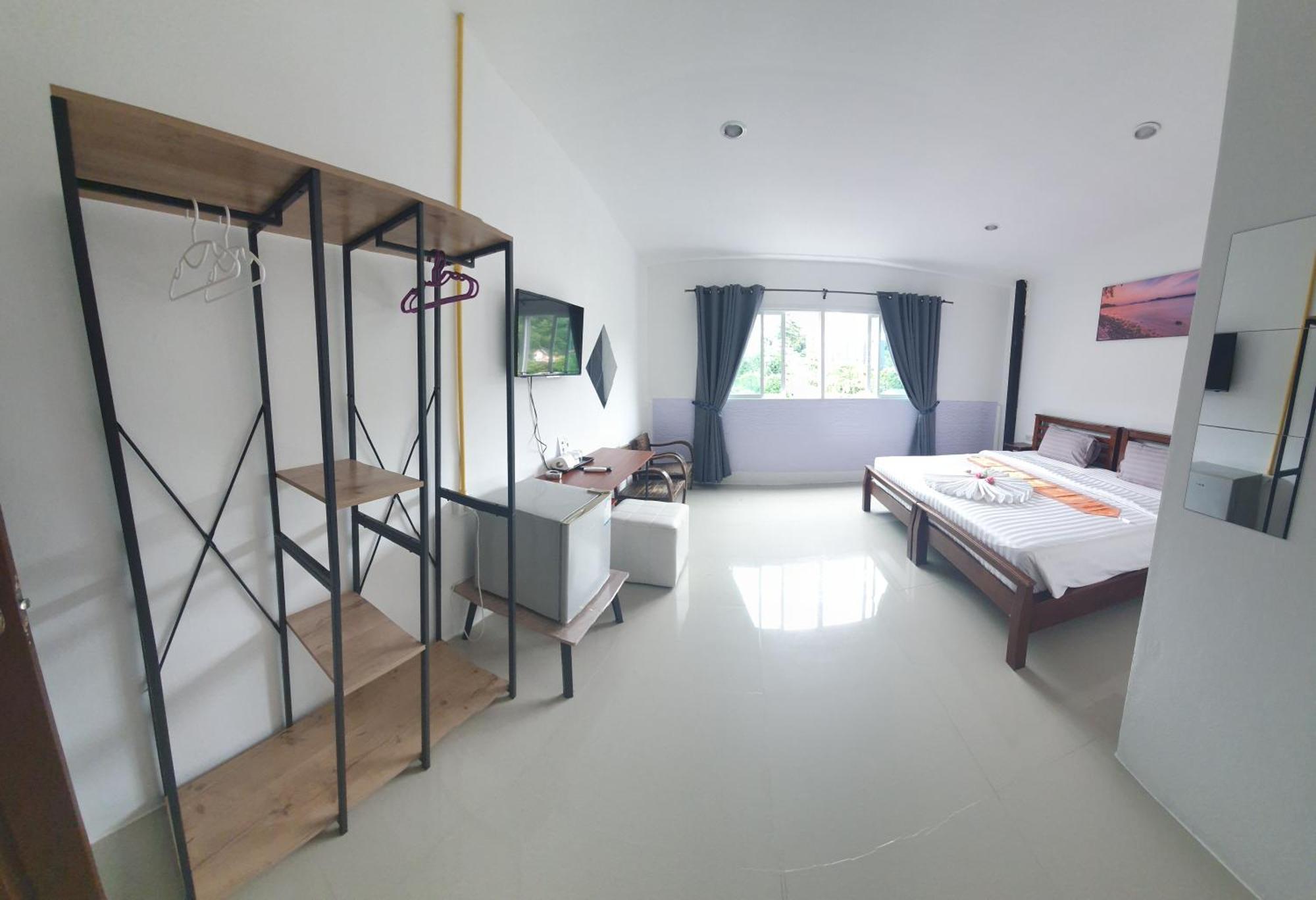 At Home Hotel Patong Eksteriør billede